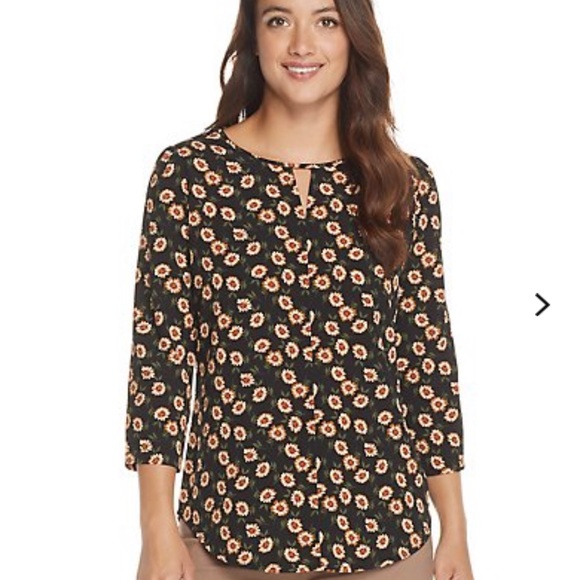 Daisy Print Keyhole Mixed Media Top - Picture 3 of 5